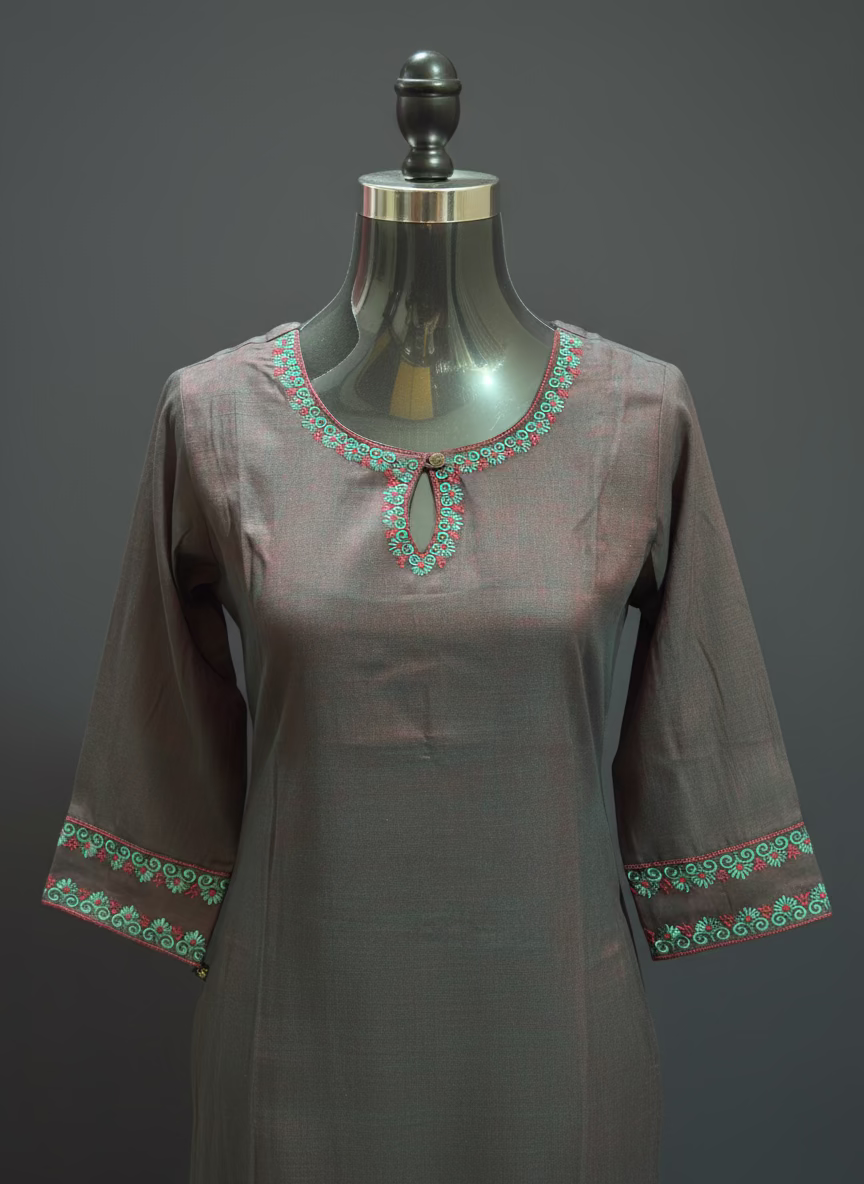 റോ സിൽക്ക് ലോങ് സ്ലിറ്റഡ് കുർത്തി - BB354